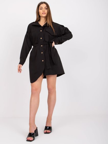 Fekete ingruha övvel Lucina