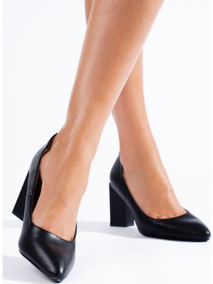 Fekete elegáns magassarkú