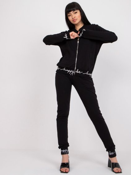 Fekete szett "Be Happy" felirattal a széleken