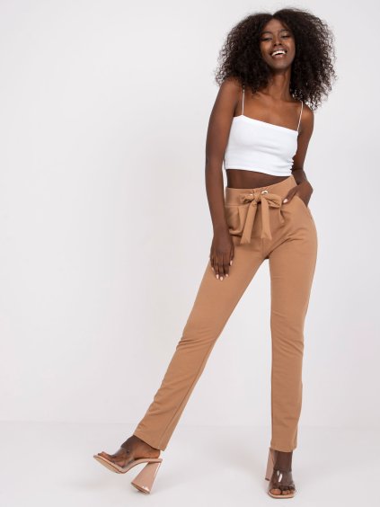 Bézs színű pamut nadrág a derekán masnival Santos