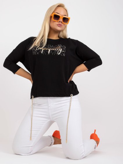 Fekete blúz nyomtatott felirattal