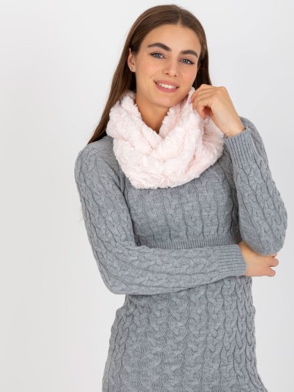 Világos rózsaszín prémes sál