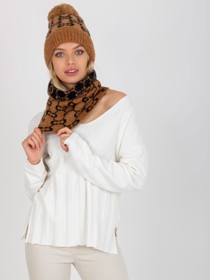 Világosbarna sál mintákkal