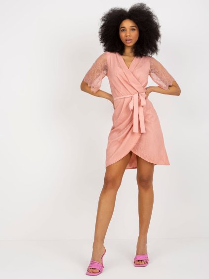 Sötét rózsaszín csipkés mini ruha övvel