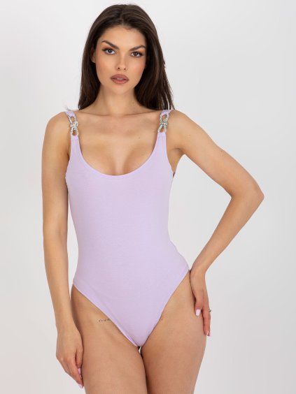 Világos lila test, kerek háttal