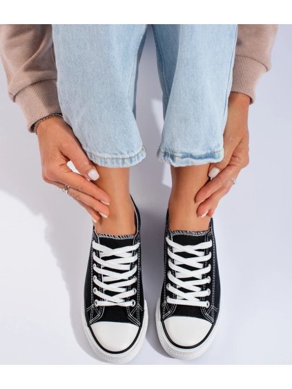 Fekete klasszikus vászon tornacipő