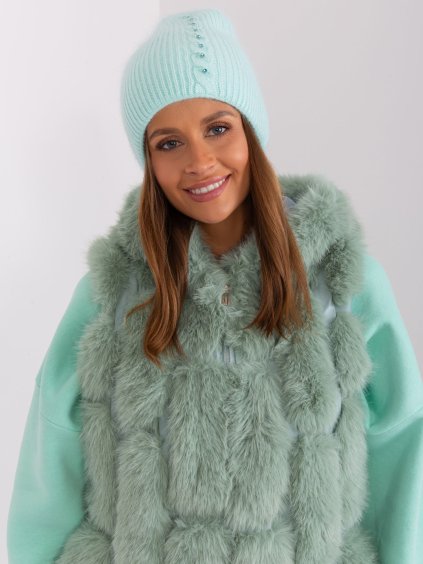 Menta téli sapka strasszokkal