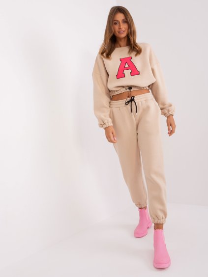 Bézs tréningruha kapucni nélkül