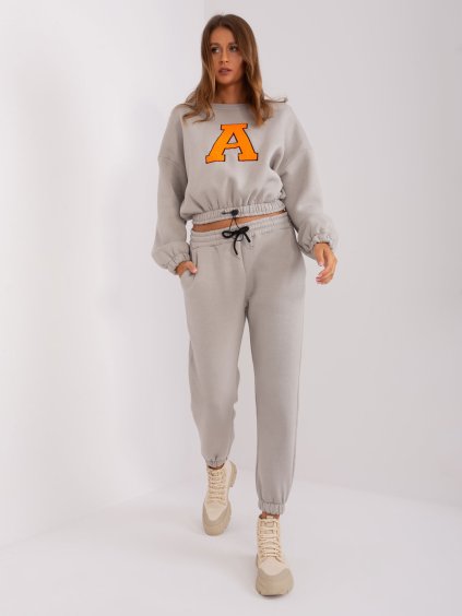 Szürke tréningruha kapucni nélkül