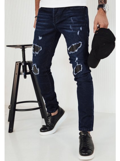 Sötétkék farmer nadrág kopásokkal