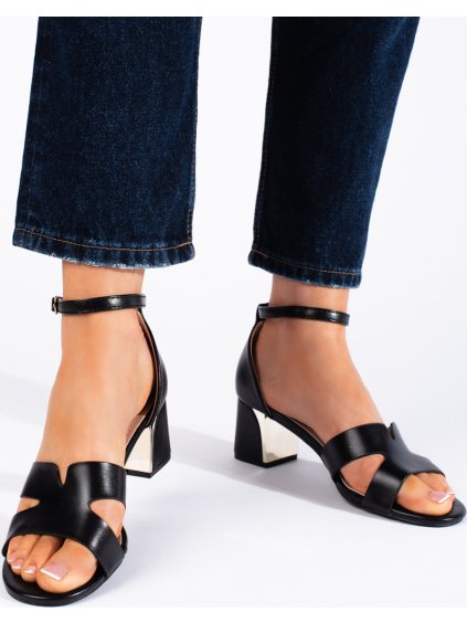 Fekete alacsony sarkú szandál