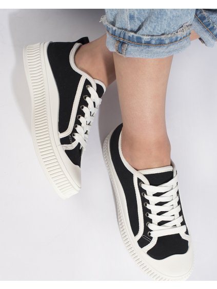 Fekete vászon tornacipő