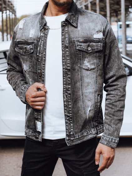 Fekete férfi farmerdzseki