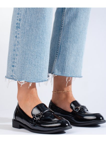 Lakkozott klasszikus fekete mokaszin Shelovet