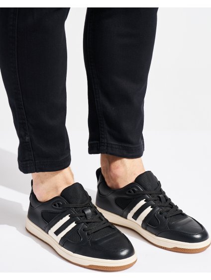 Fekete sportcipő eko bőrből