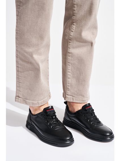 Fekete férfi fűzős sportcipő