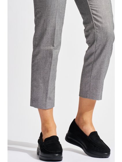 Szarvasbőr fekete, vastag platformú mokaszin