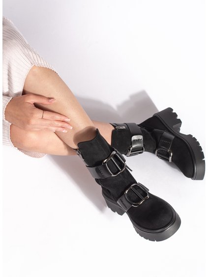 Fekete velúr női bokacsizma csattal