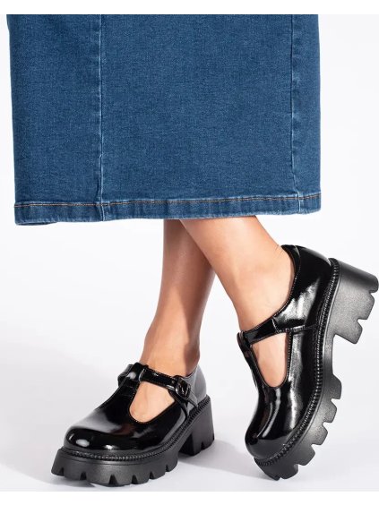 Fekete Mary Jane lakkozott platformcipő