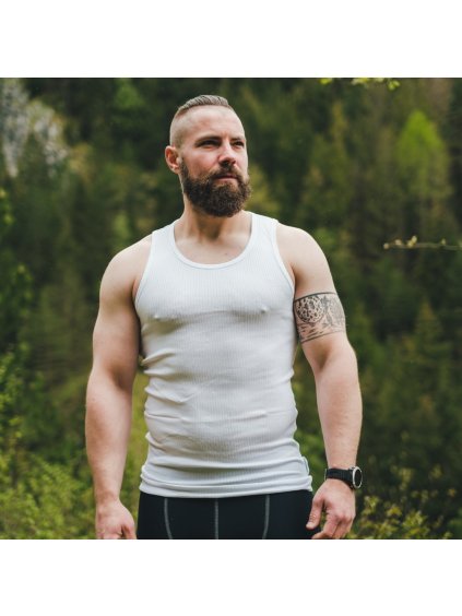 Fehér férfi bordázott scampolo