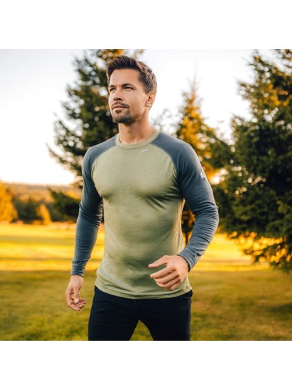 Férfi khaki merinó gyapjú póló szürke ujjakkal