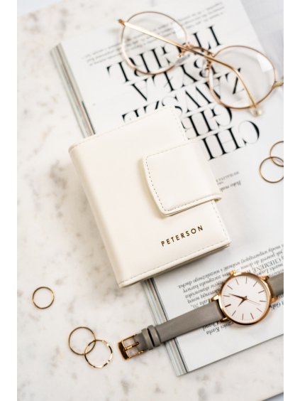 Peterson kis fehér patentos pénztárca Y796
