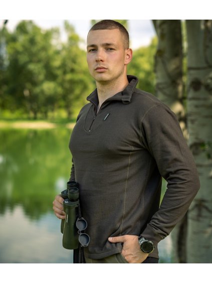 Khaki színű férfi garbó