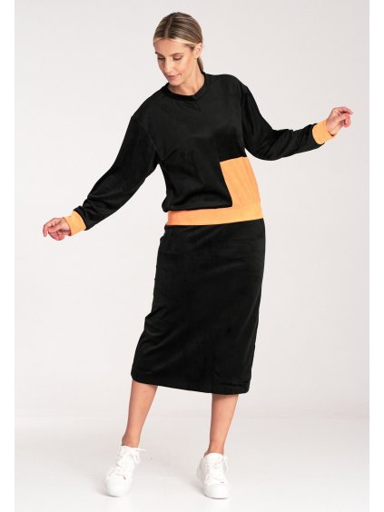 Női fekete velúr pulóver és szoknya szett