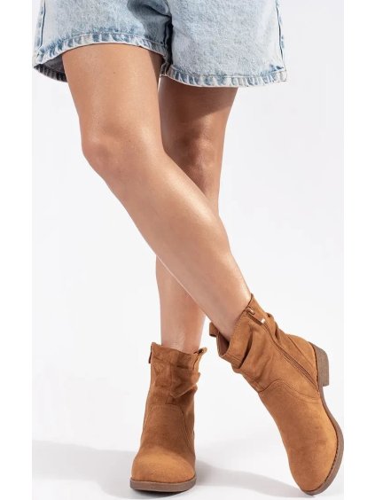 Barna női bokacsizma, sarok 3 cm