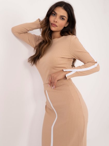 Bézs bordázott női szett szoknyával