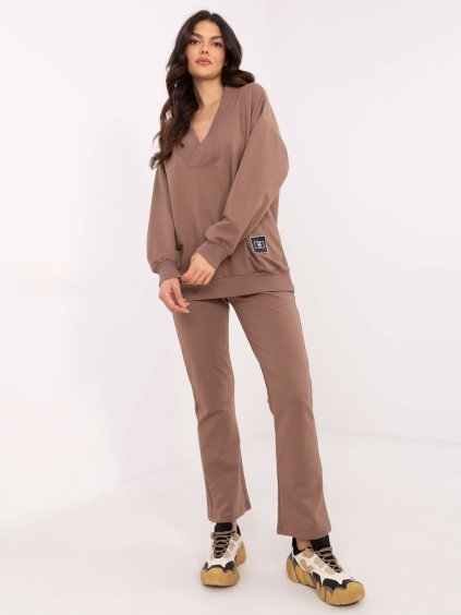 Barna női tréningruha szett V-nyakkivágással