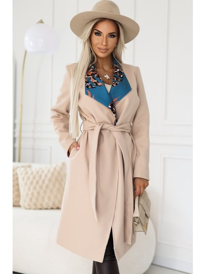 Bézs színű női kényelmes kabát színes betéttel a gallérján