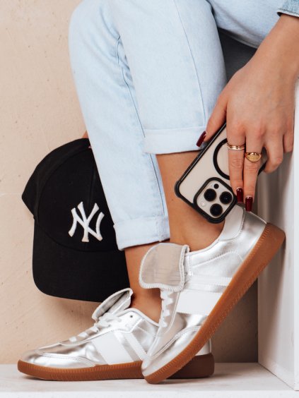 Női ezüst színű tornacipő lapos gumitalppal SNIKARI