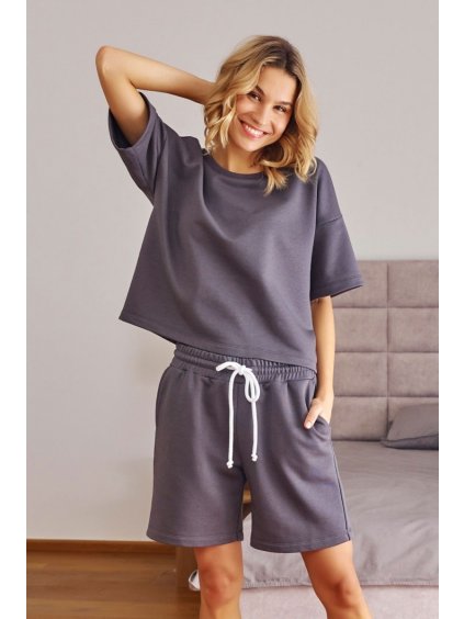 Szürke női tréningruha hosszabb rövidnadrággal