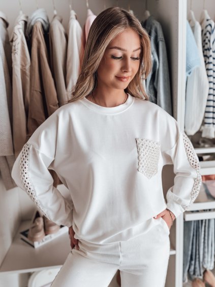 Női krémszínű pulóver finom csipke díszítéssel LUXEEN