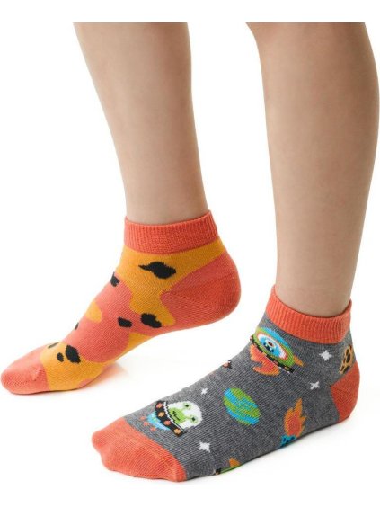 Szürke-narancssárga fiú mintás zokni Art.004