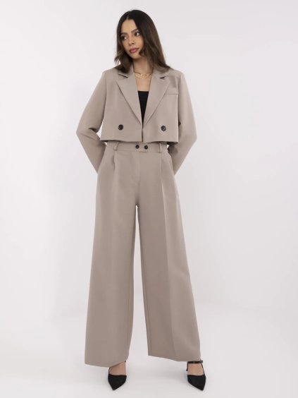 Sötétbézs női elegáns szett válltöméssel
