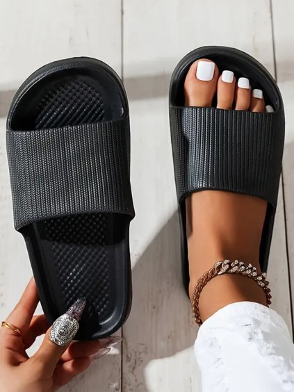 Fekete női könnyű papucs MISSWALK