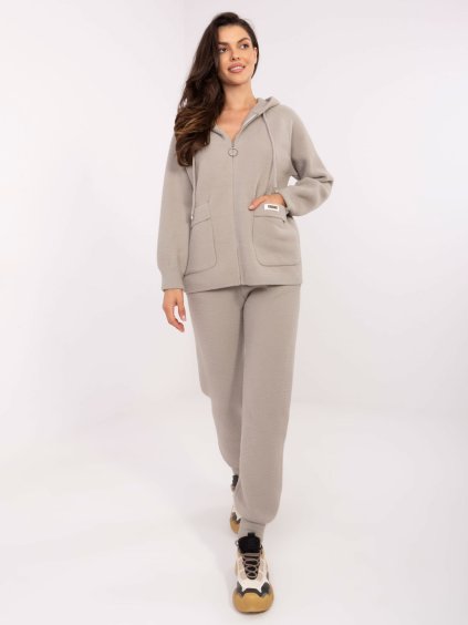 Szürke női kötött pulóver és nadrág szett