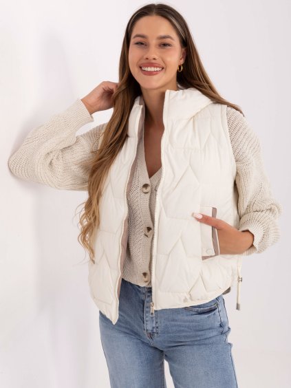 Krémszínű női pehelykabát kapucnival