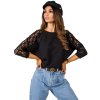 Női fekete blúz csipkével
