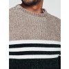 Zöld-bézs férfi meleg pulóver fehér csíkokkal