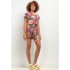 Lila női stílusos rövidnadrág trópusi mintával (Rozmiar L)