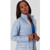 Világoskék női steppelt kabát szalaggal a derekán