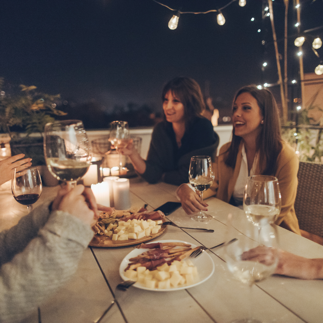 Oslava priateľstva. Čím potešiť kamarátku?