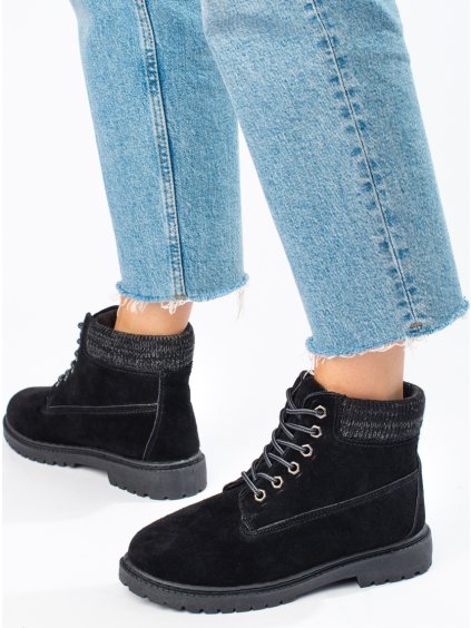 KOŽENÉ ČIERNE TRAPERKY