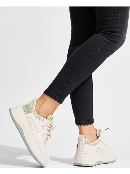 Dámske čierne sneakersy na hrubej podrážke