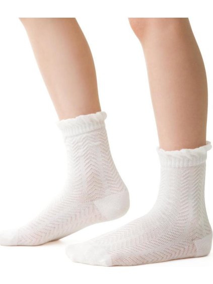 Smotanové dievčenské ponožky s háčkovaným vzorom