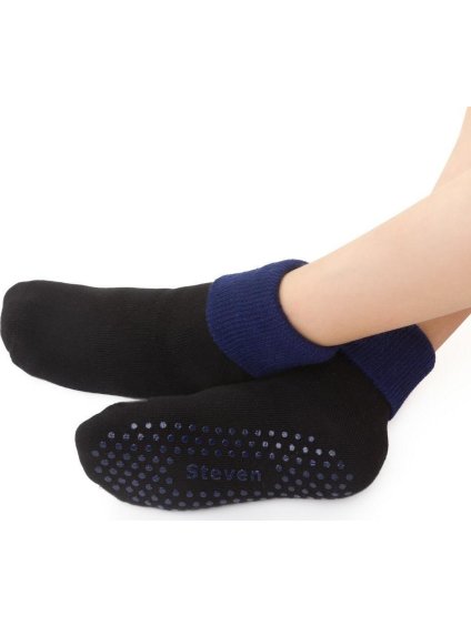 Čierne protišmykové ponožky pre deti Art.038