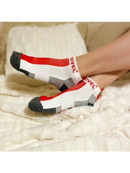 Červeno-biele ľahké funkčné ponožky